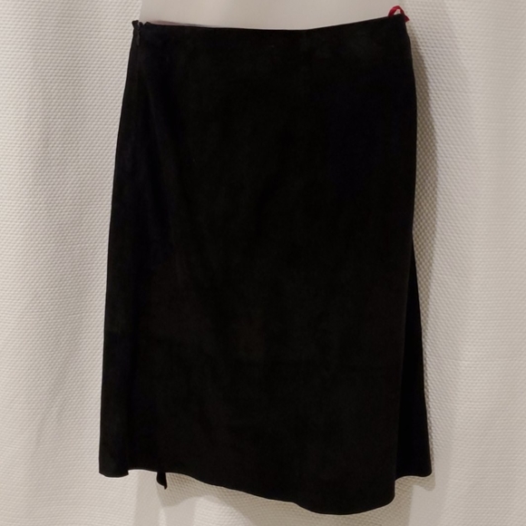 Suede leather skirt with fushia lining - Picture 4 of 5
